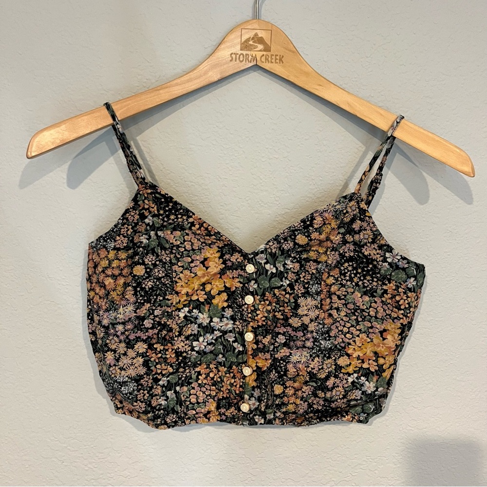American Eagle Woman’s Small floral orange black crop tank top buttons on front